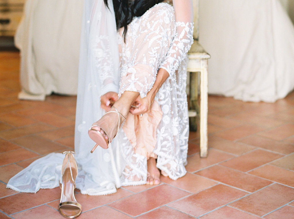 gold wedding shoes, white wedding sari, white wedding saree