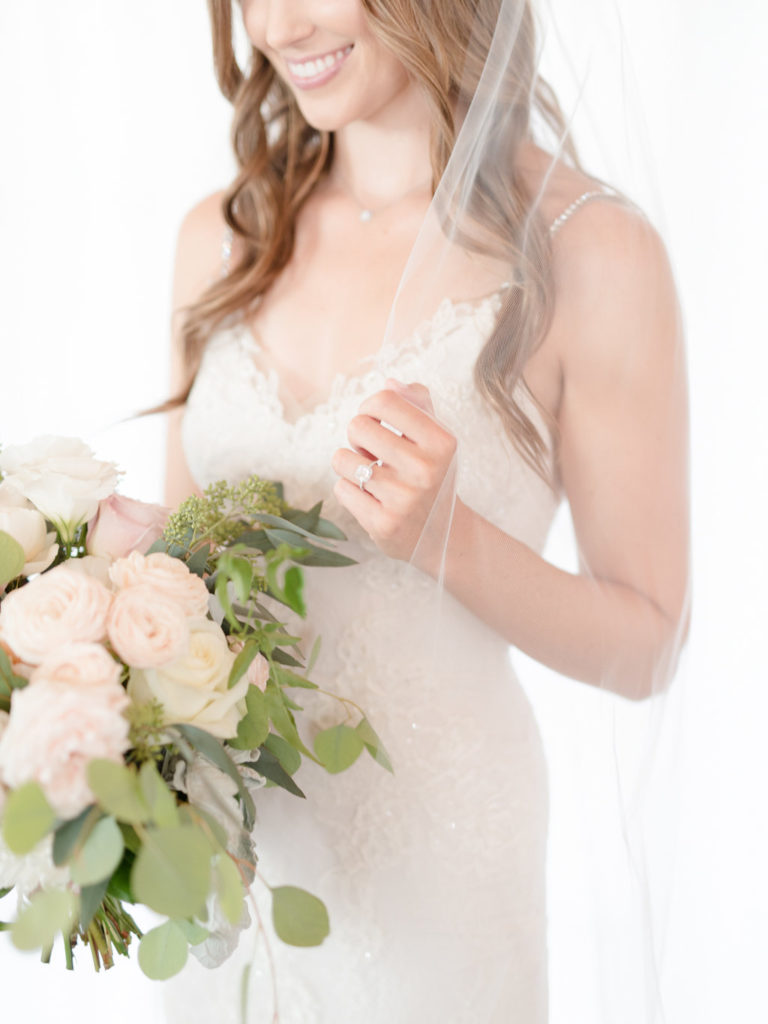 bridal portraits, bouquet and veil
