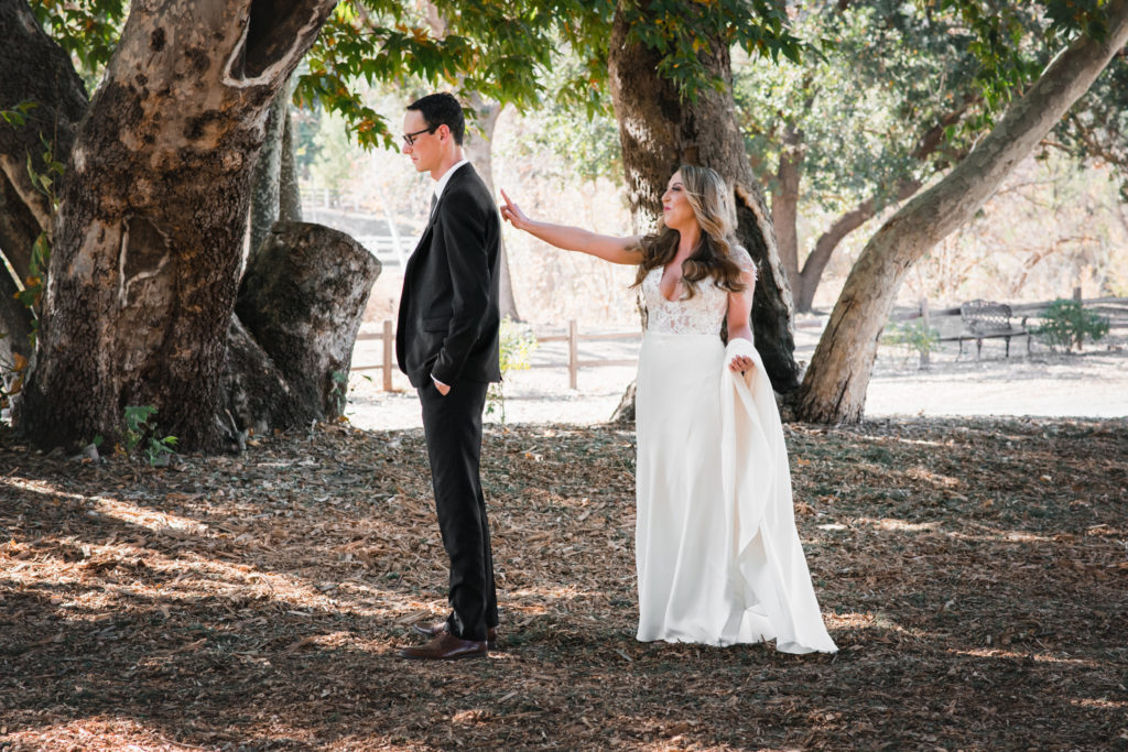 A simple and modern wedding at Triunfo Creek Vineyards, first look
