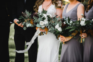 A simple and modern wedding at Triunfo Creek Vineyards, bridal bouquet