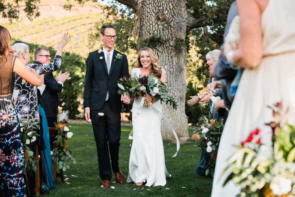 A simple and modern wedding ceremony at Triunfo Creek Vineyards