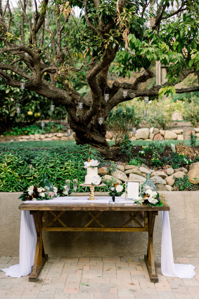 A Romantic Fall Wedding reception at Maravilla Gardens, small wedding cake