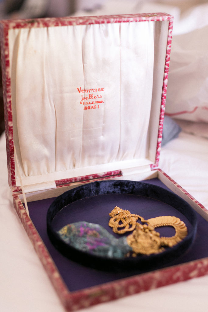 gold, vintage bridal jewelry details