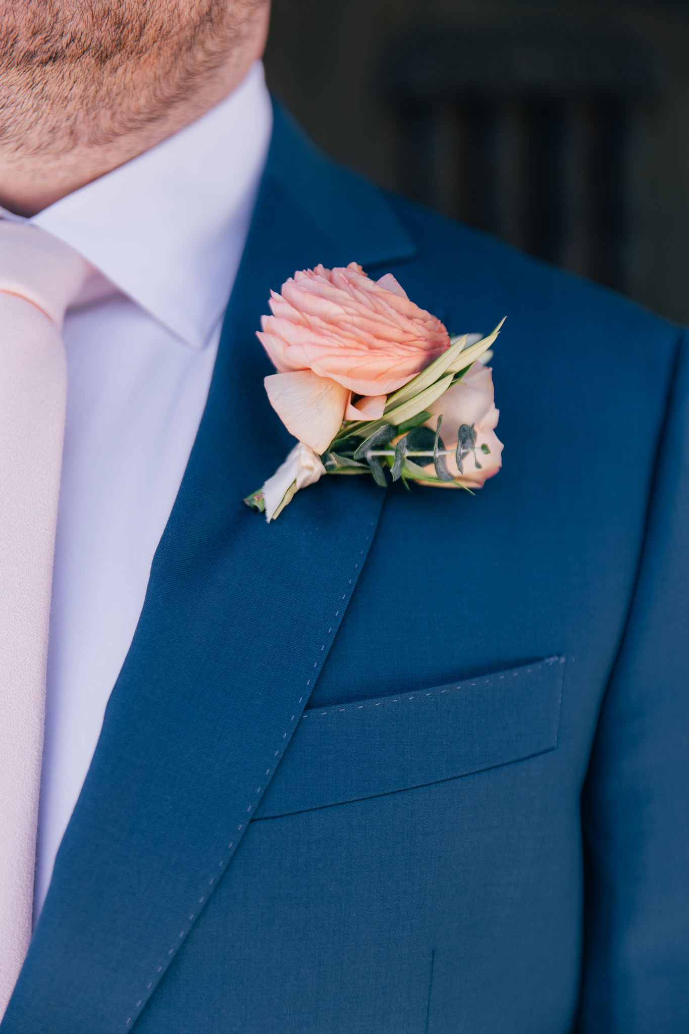 boutonniere with pink flowers